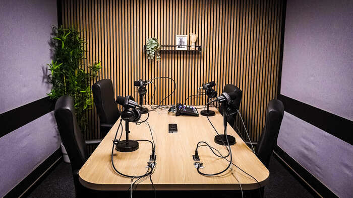 Hybrid streamed event production